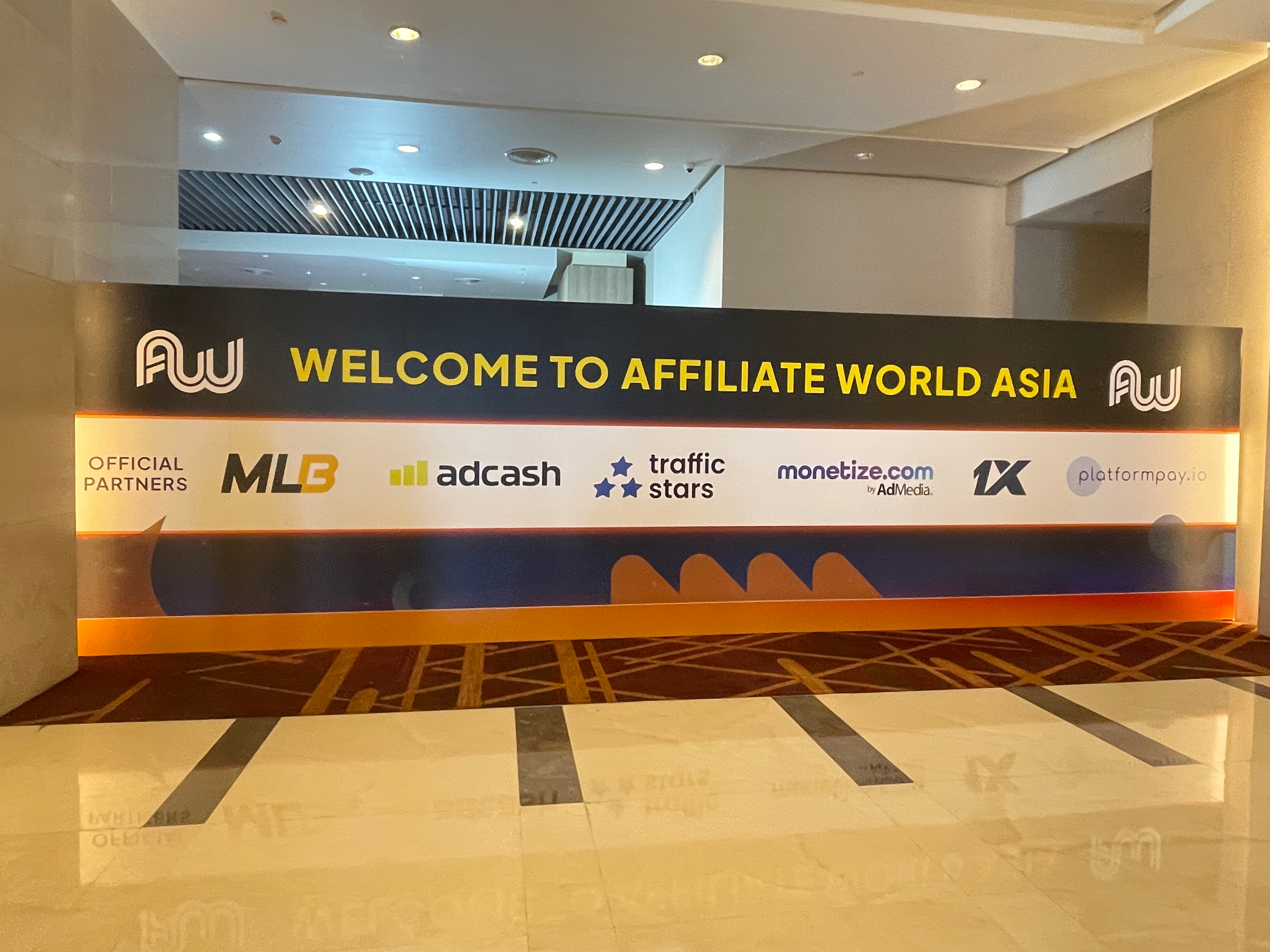 前几天安排两名员工去泰国参加 Affiliate World Asia 2025
