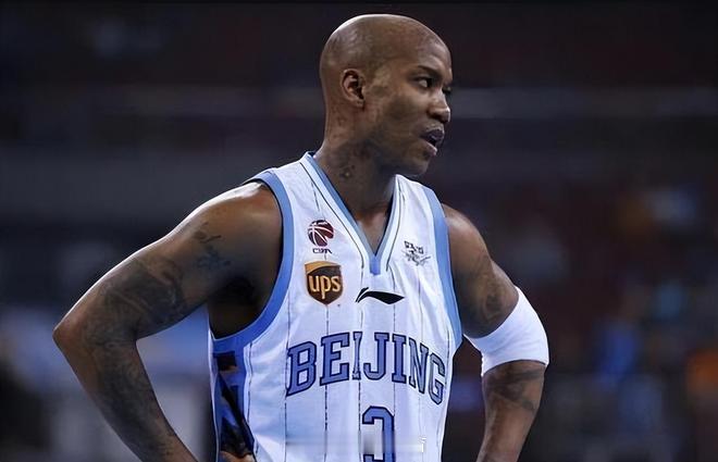 提到CBA顶级外援，你会想到谁？是曾经带领新疆男篮闯进总决赛的昆西-杜比，是带领