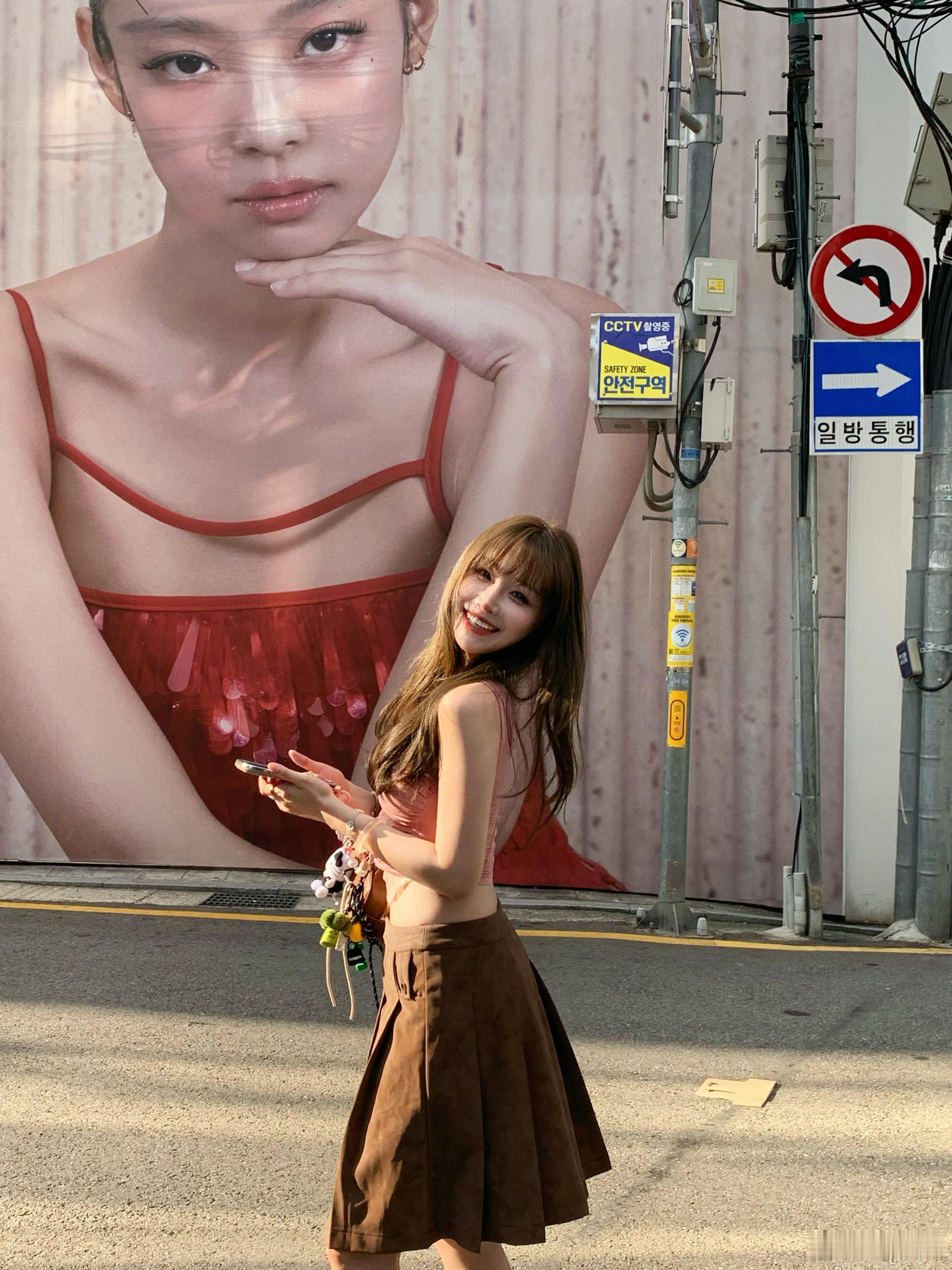 jennie海报墙在首尔五天去的唯一景点  ​​​