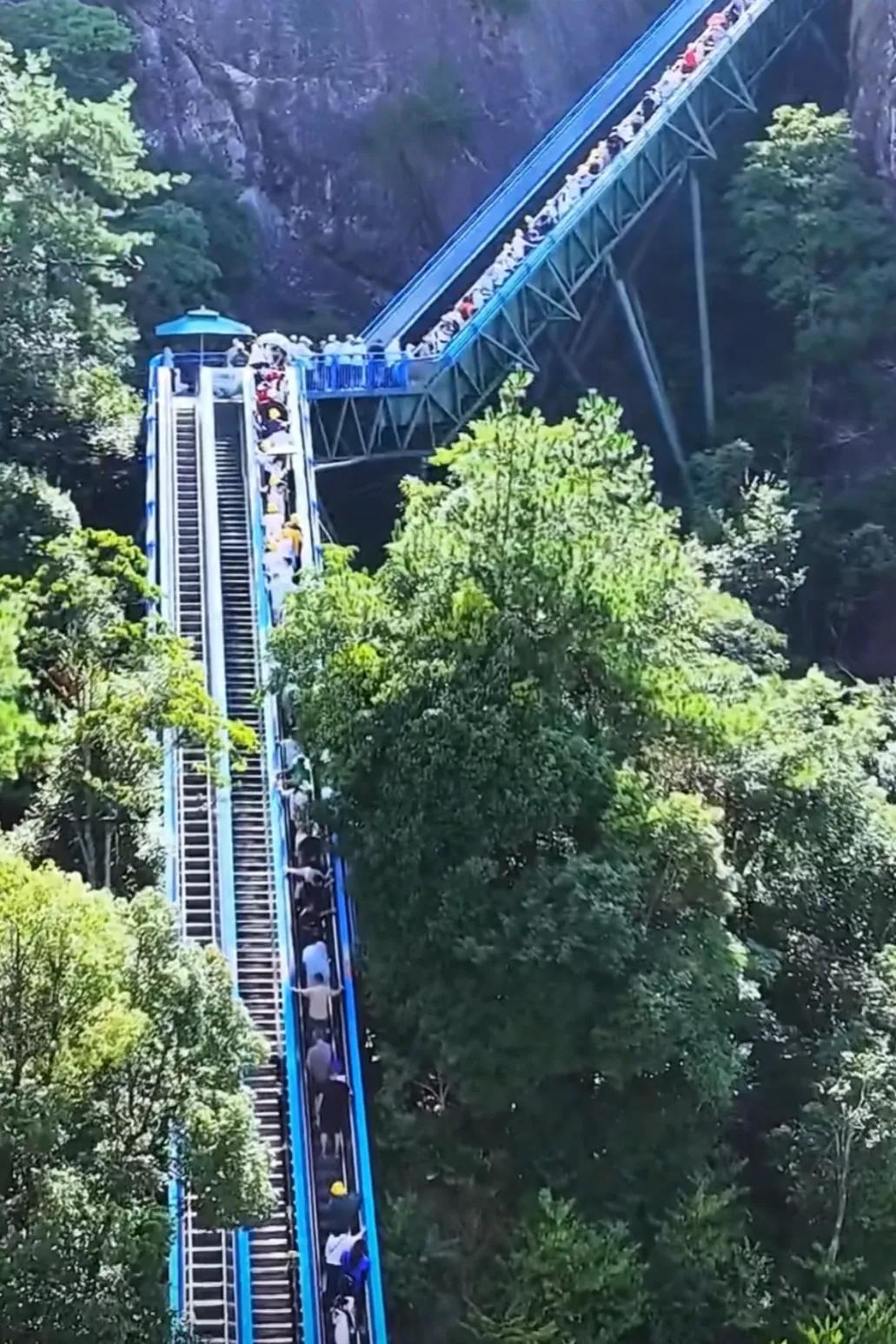 好消息来了！浙江台州已做到无痛爬山，耗资5亿。打造上山电梯，老人小孩登山轻松观景