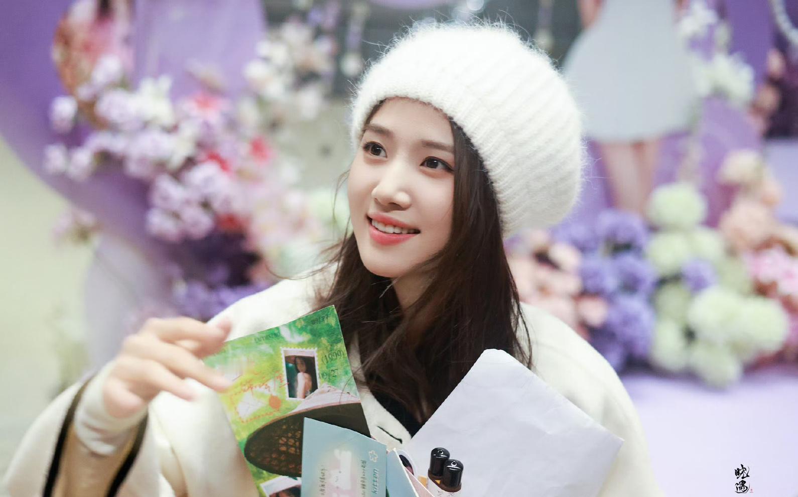 卢昱晓《折月亮》杀青应援路透，杀青快乐期待早日与云厘见面！ ​​​