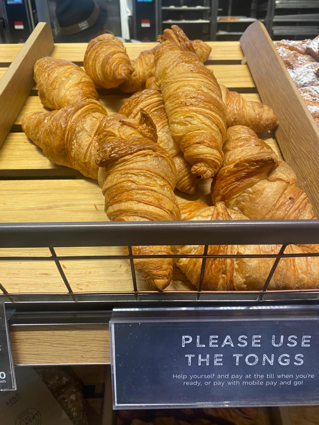 一个可颂十块钱人民币，英国太贵了！