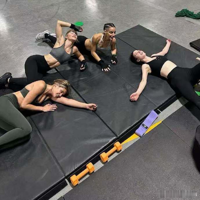 超人训练营一款很好的医美被超人剧组训练强度惊到 全员狠人实锤《超人》上映倒计时，