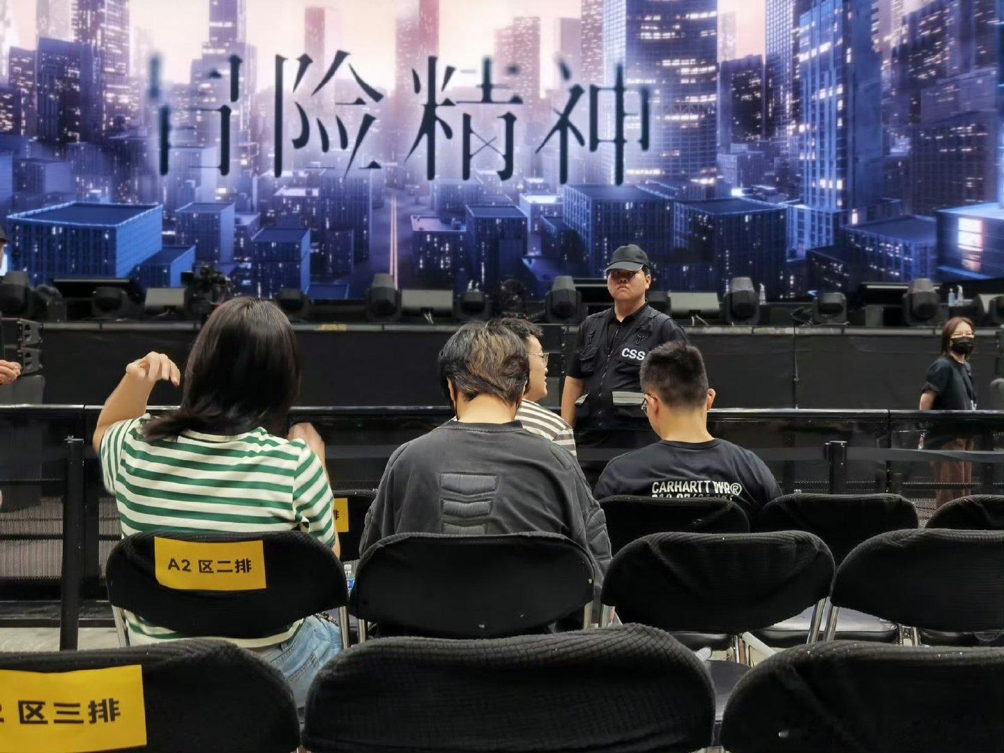 李雪琴去了毛不易演唱会 毛不易一开口，台下的李雪琴说不定就想起了《毛雪汪》里那些
