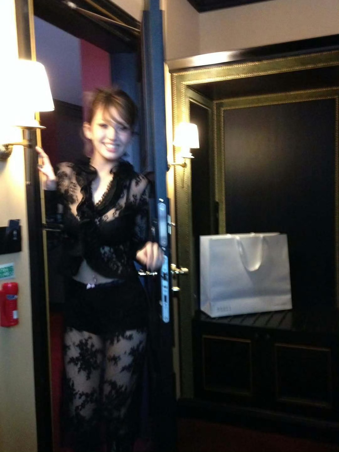 SOMI全昭弥  x  MARKGONG 身穿MARKGONG 2026秋冬蕾丝