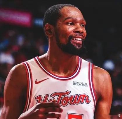 NBA生涯第18个赛季等25+场次：1、杜兰特——43次2、詹姆斯——24次3、