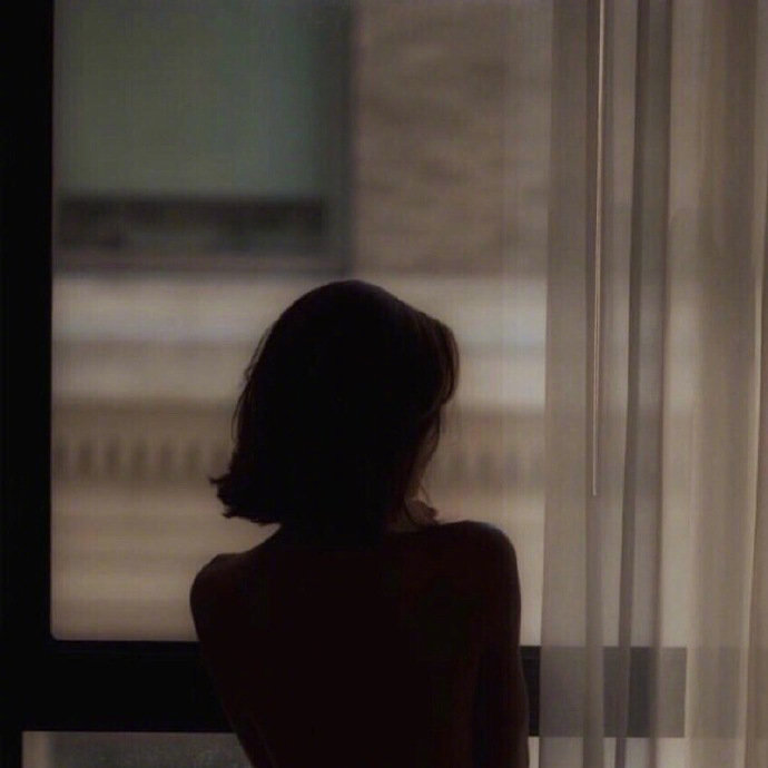 翻篇不是因为原谅他人，而是决定放过自己。 