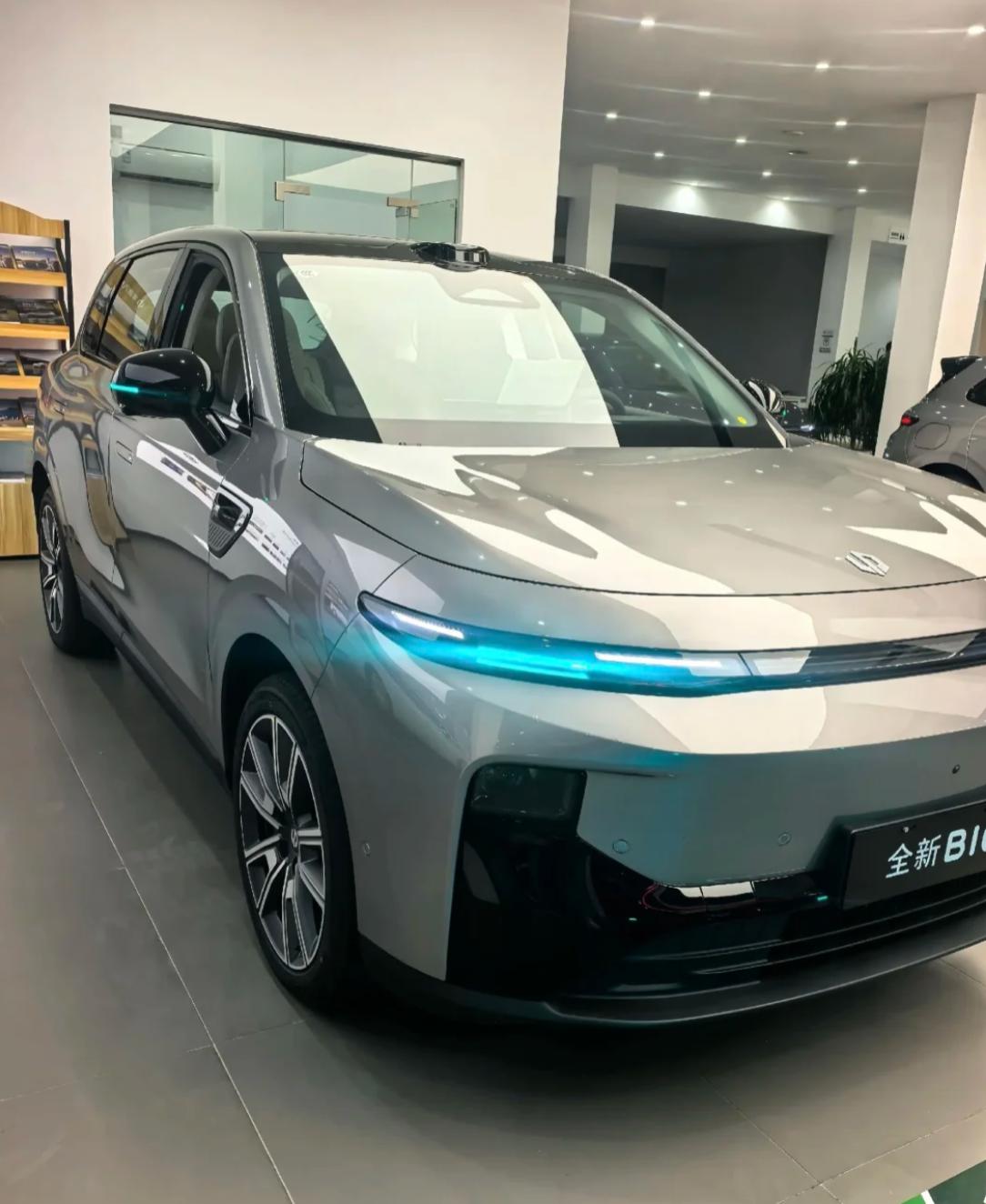 想一步到位，建议选激光雷达版
打算入手家用纯电 SUV，纠结多款配置的朋友，真心