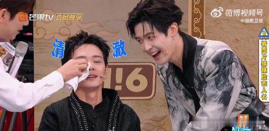 曹骏好清澈的眼神你好星期六曹骏腰伤复发还咬牙坚持录节目，曹骏对专业的较真太让人敬