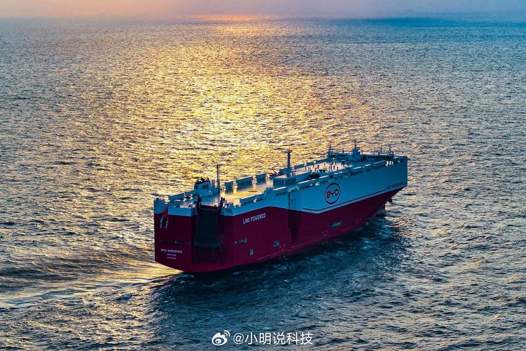 小伙们你们看了没，清华发布了2025届毕业生就业数据倾向，比亚迪又拿下民企就业去