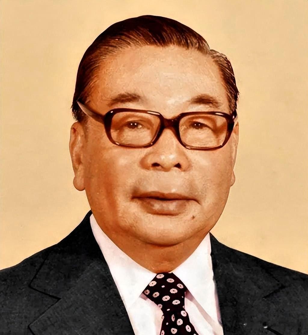 1993年，翁元口述、作家王丰整理的《我在蒋介石父子身边的日子》正式出版。作为侍