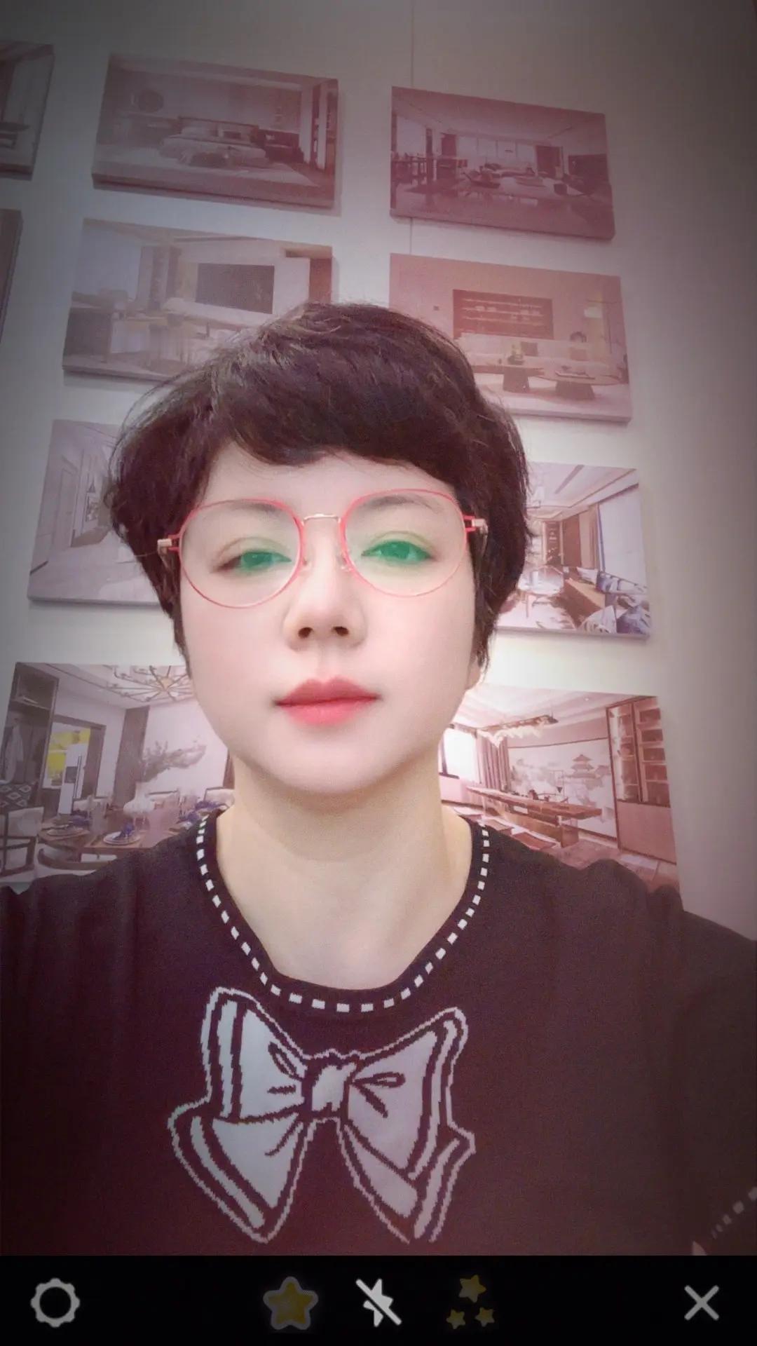 一件穿了7年的衣服……短发 短发女生眼镜 一件衣服穿多久 卷毛