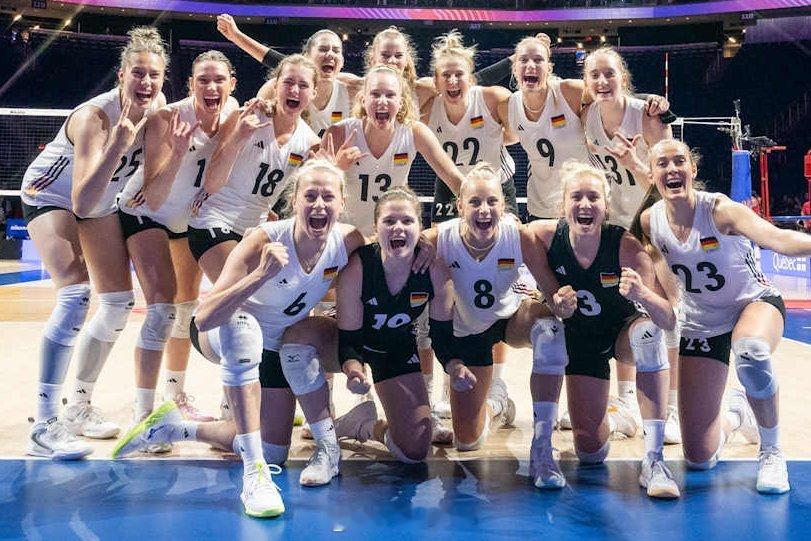 德国女排本周2胜2负，两周过后3胜11分❌ 2-3 x 🇨🇳 中国✅ 3-0