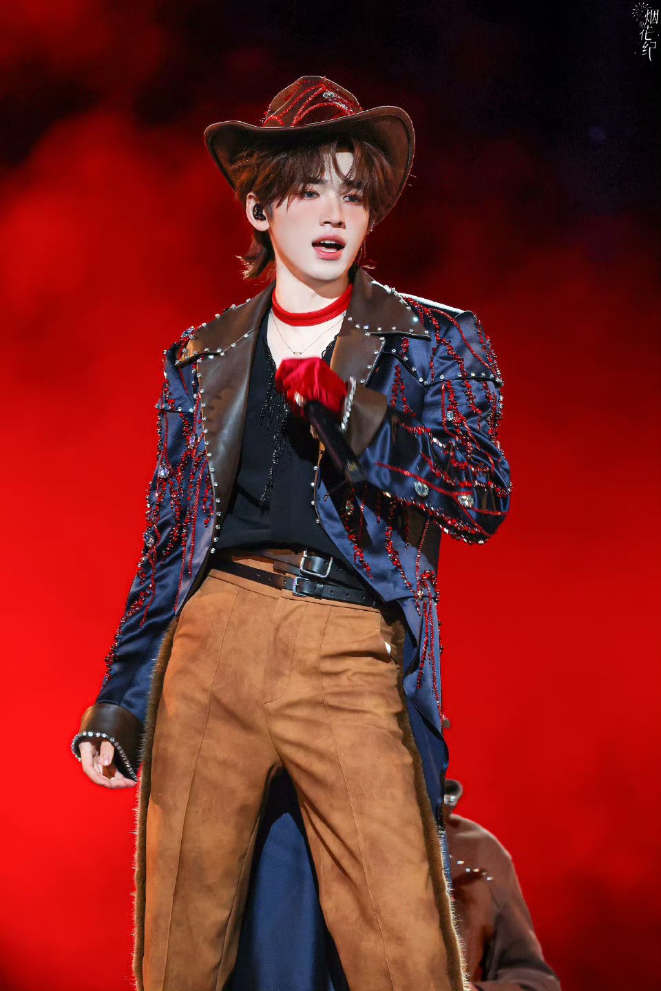 宋亚轩的站姐就是这么权威！！张张是精品，宋亚轩这建模咋拍都好看！！ 