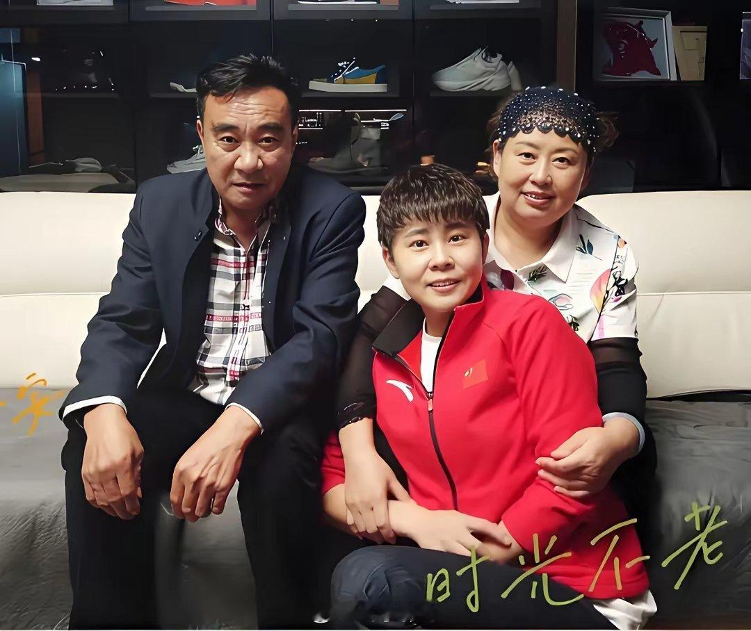 42岁的王濛该做的一样没做，没成家，没结婚，没孩子，甚至没正经谈过恋爱，一直单着