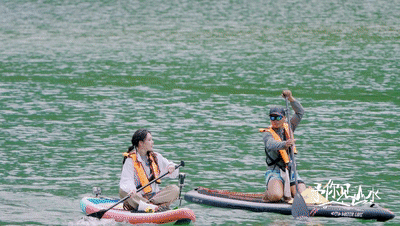 张馨予广西表哥口音好魔性 划桨对话全程高能！她的广西口音软萌中带点魔性，“表哥”