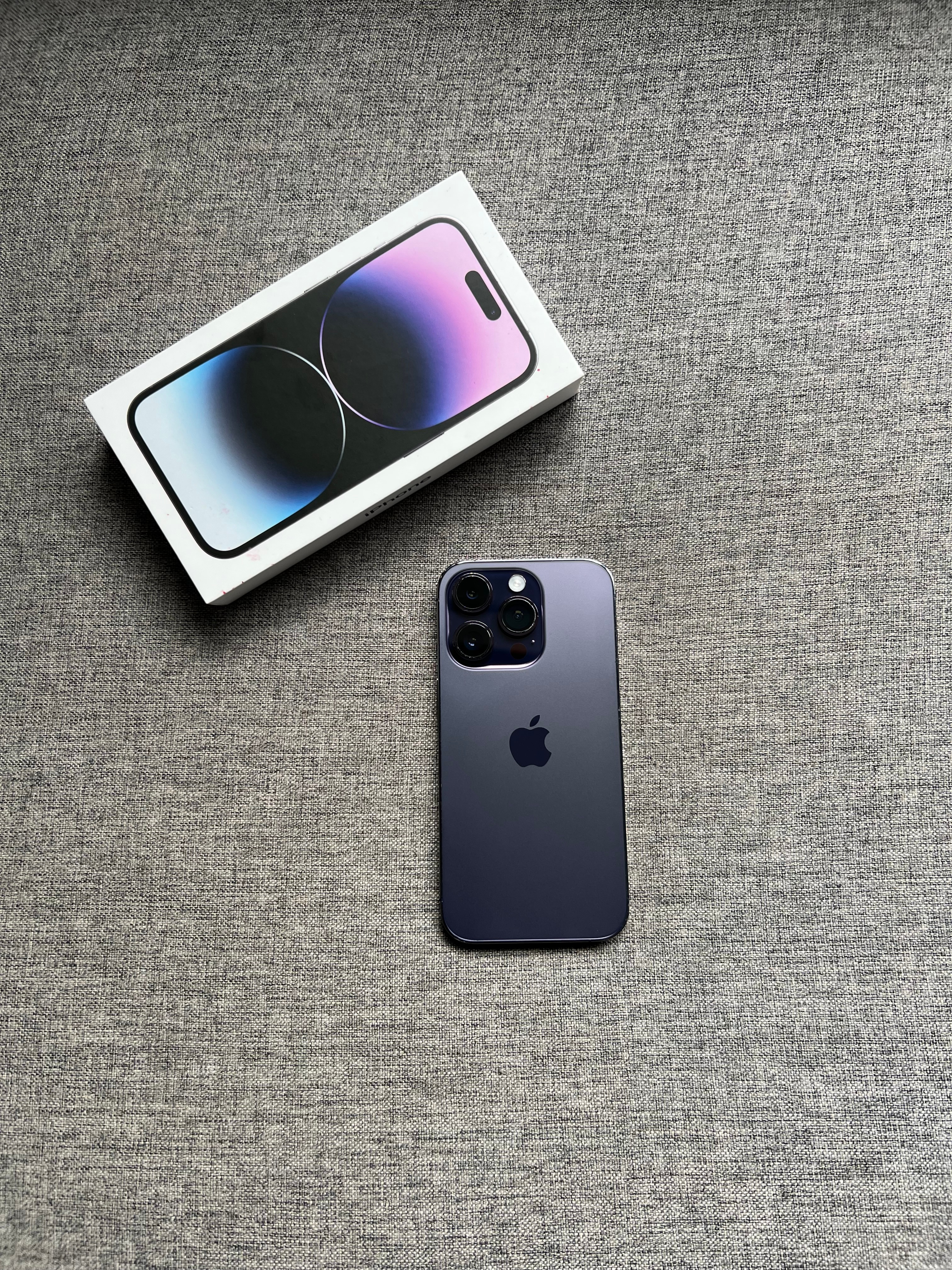 iPhone14 Pro 256G 紫色，屏幕划痕，外壳划痕磕碰，单机带盒，电池