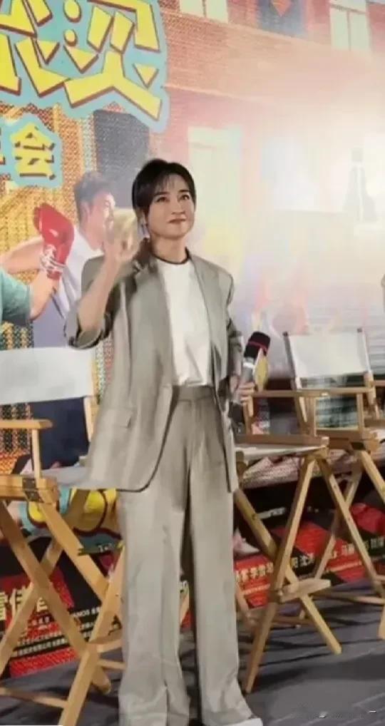 贾玲咱瘦就瘦吧，可这咋还给性格整突变了呢，原本是高情商低调范儿人见人爱，现在竟瘦