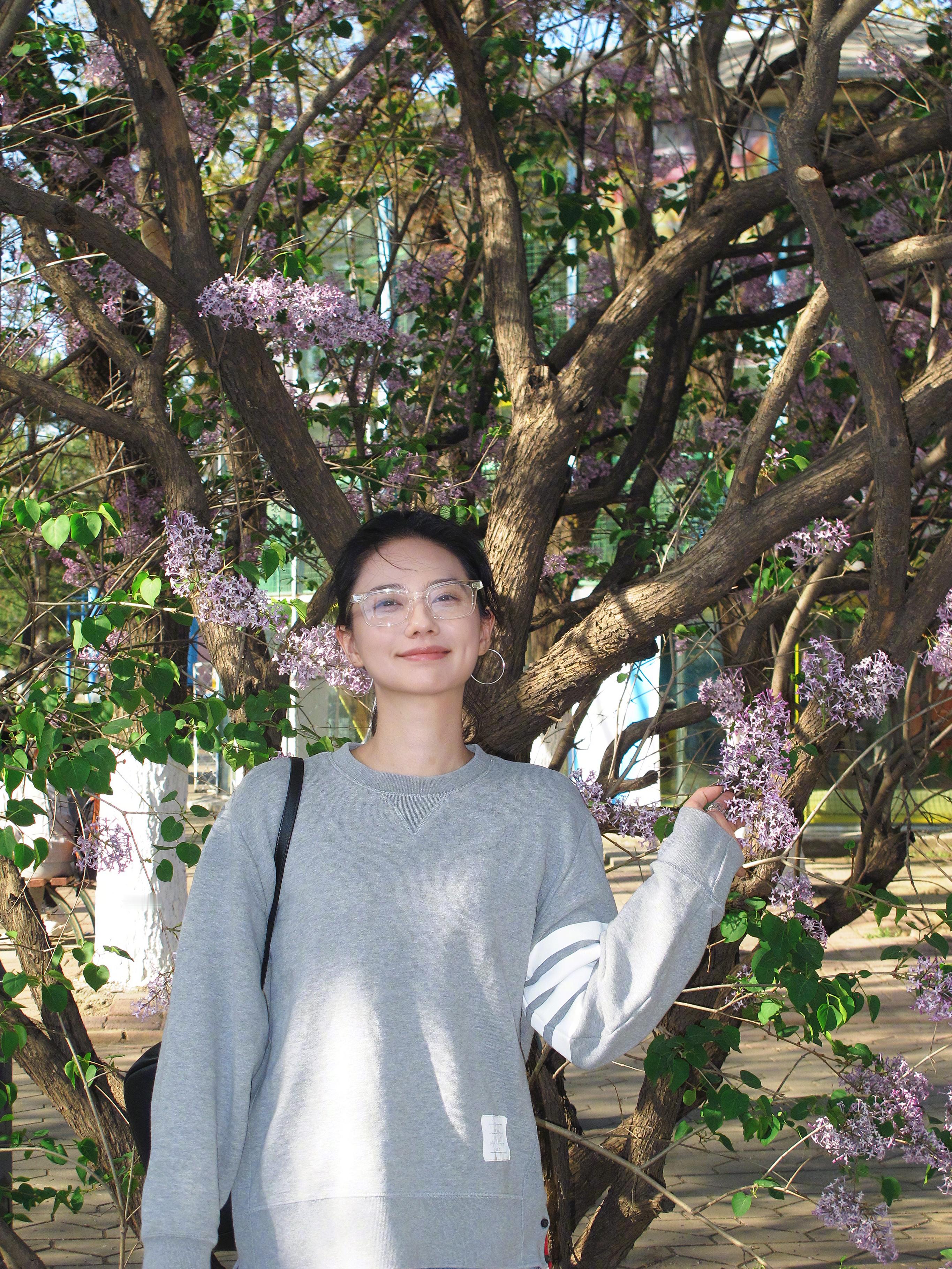 姜珮瑶沉浸式打卡面包节姜珮瑶 面包脑袋 姜珮瑶面包节逛吃实录！沉浸式炫包，大口吃