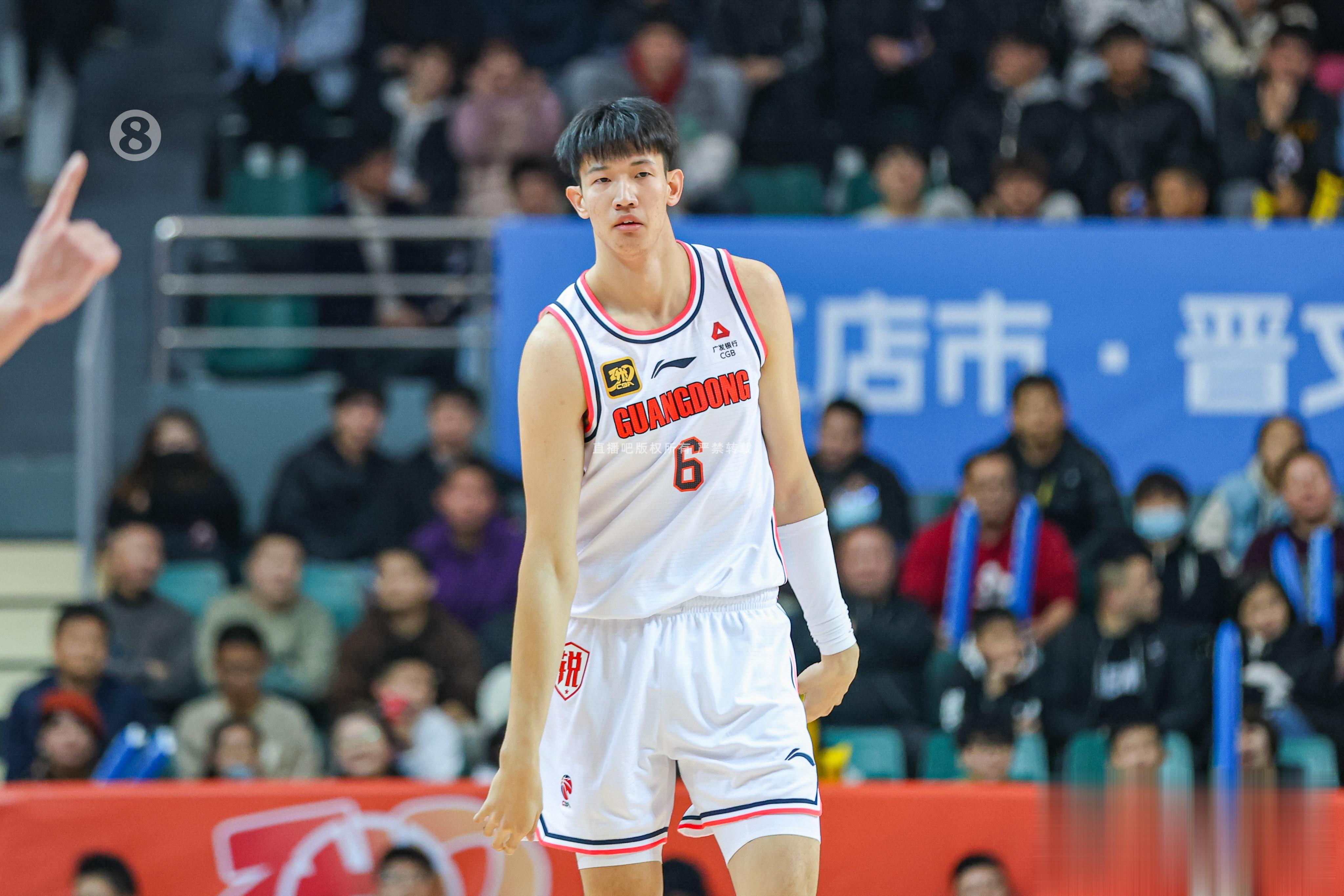 媒体人：上海没上强度 但广东年轻一代朝气蓬勃 这种比赛输也开心