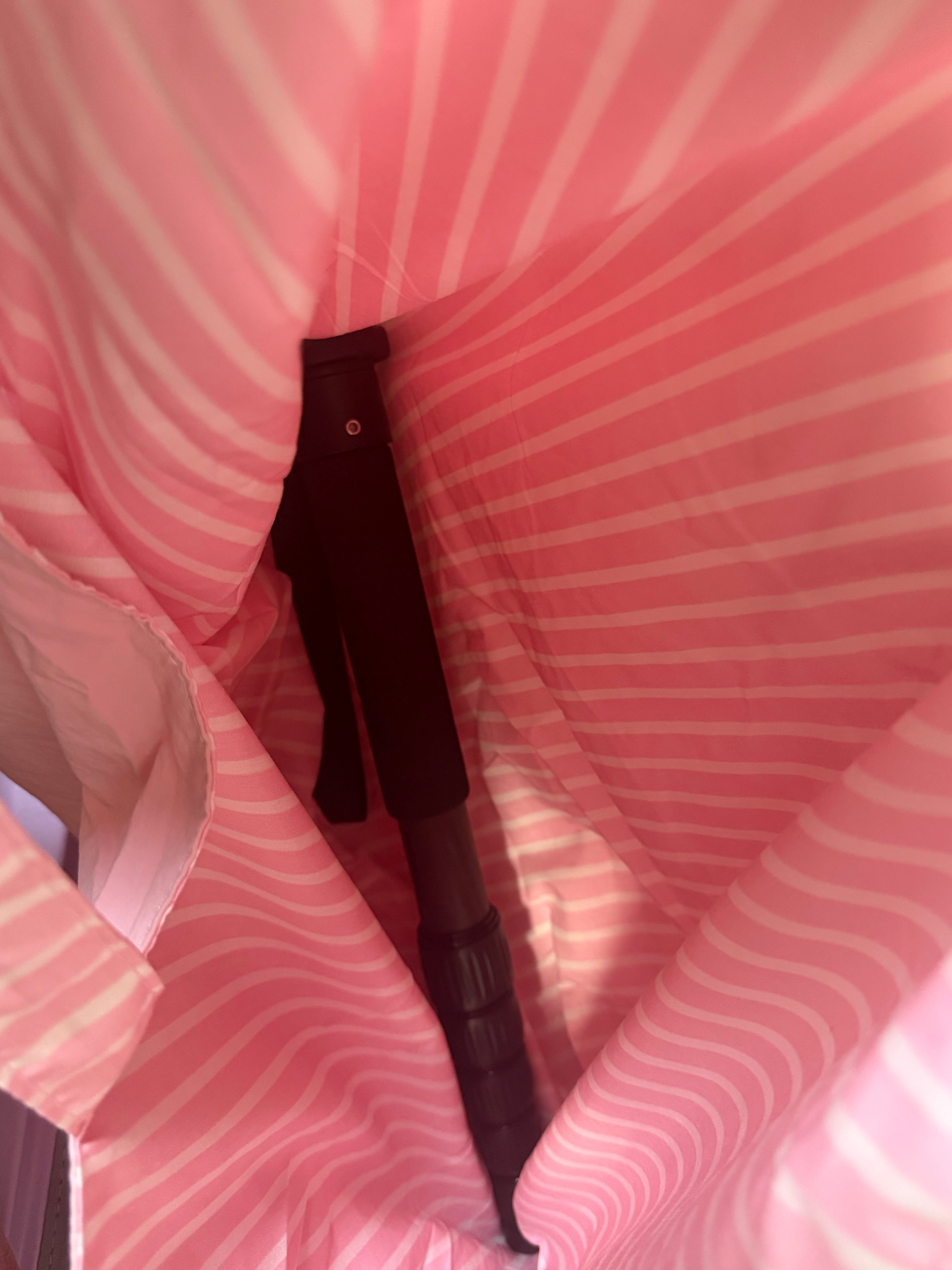 现在才拆快递 发现七度空间这个包有点实用子啊 容量好客观 放个相机支架完全没问题