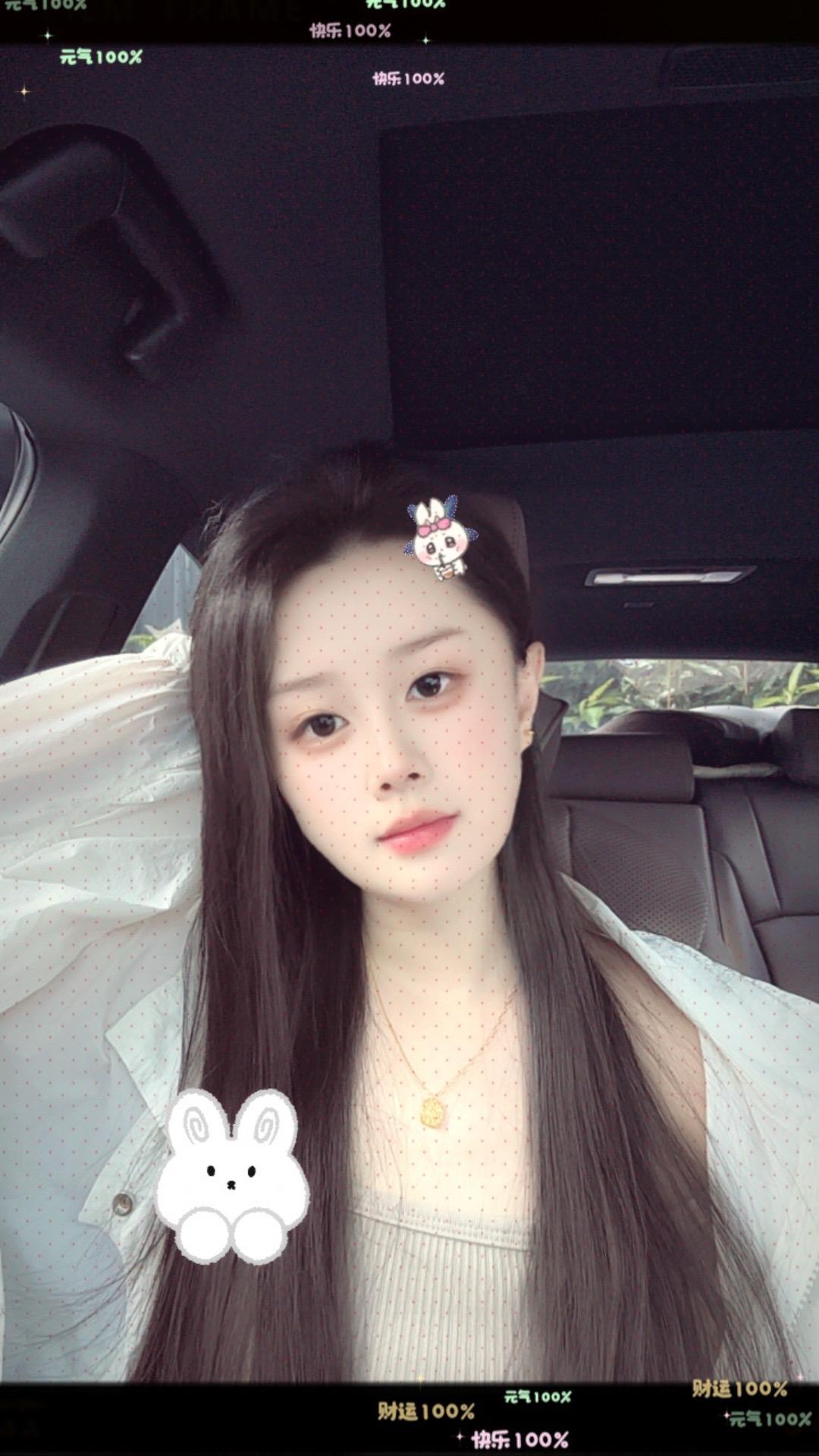 一个人如果天天都喜欢一个人待着，不喜欢串门，不喜欢热闹，就喜欢独来独往...