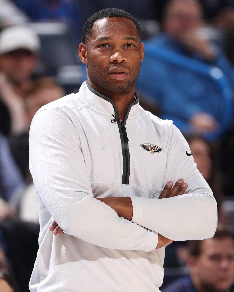 鹈鹕这烂摊子，终于把威利-格林给逼下课了，这下水鸟真要朝着摆烂去了。