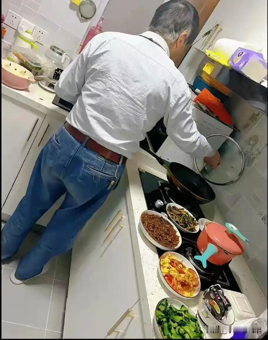 咋说都有理？
还是不要受封建习俗的影响，那样都会觉得不自由，受约束，新时代新观点