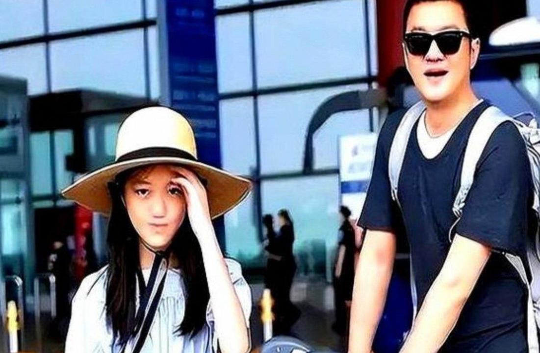 李亚鹏自曝李嫣除了英语全部不及格
我就很想知道，既然除了英语啥都学不到，那还一年