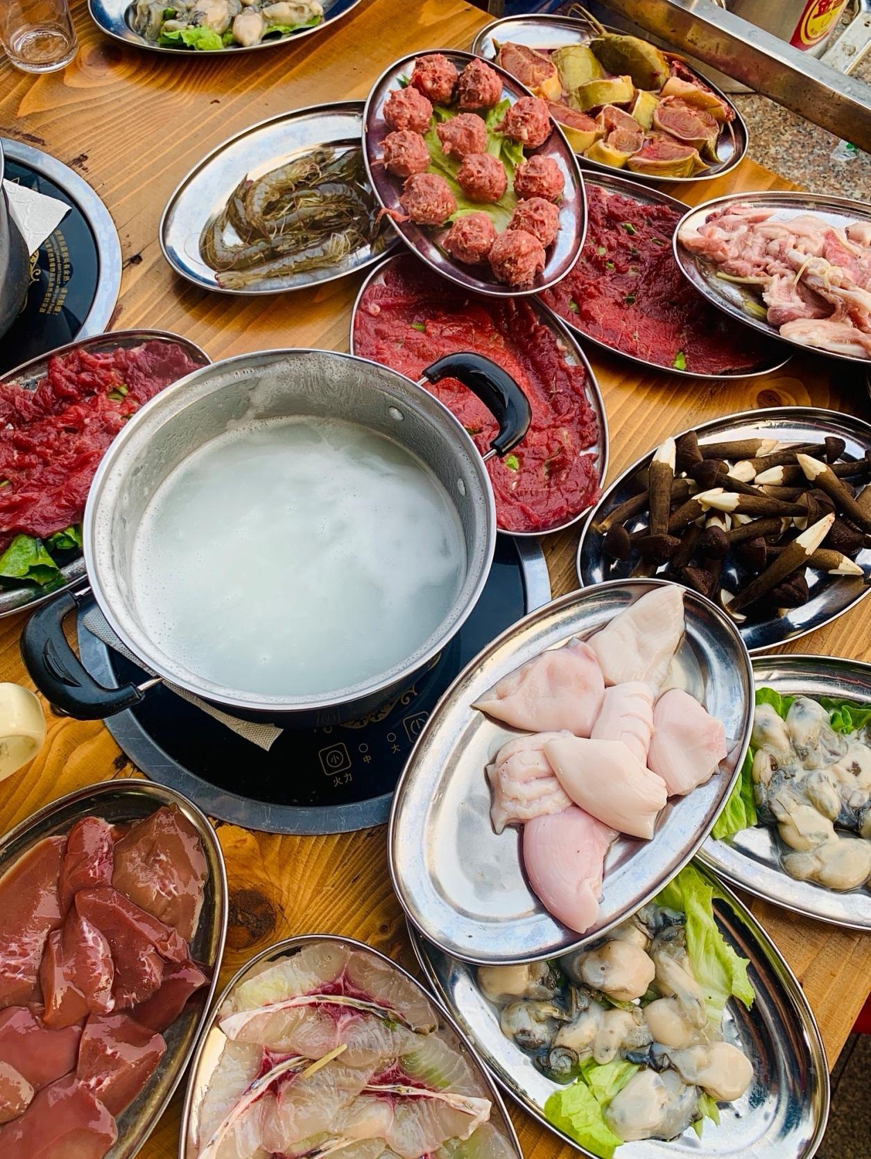 刘雨鑫吃过的店！
广州南沙，10元一碟！