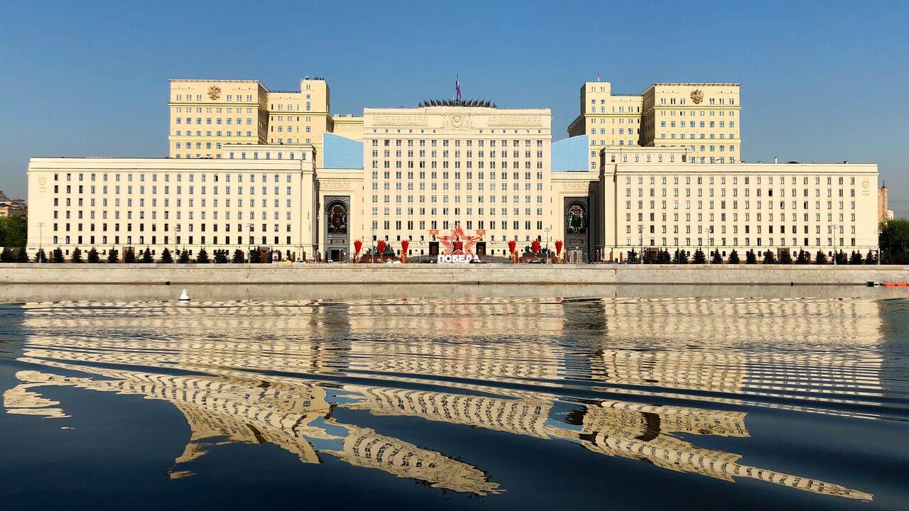 俄军不宣而战，乌首都炸成火海，中俄条约生效，泽连斯基临阵换将。状若癫狂！普京不再