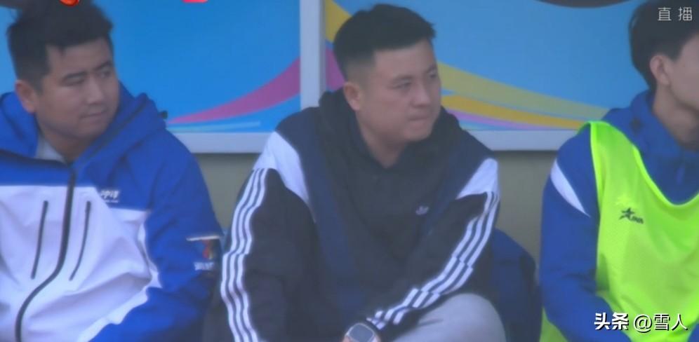 江苏镇江队好强呀，镇江队开门红4分钟就进球啦，才22分钟就2比0领先永州队，
 