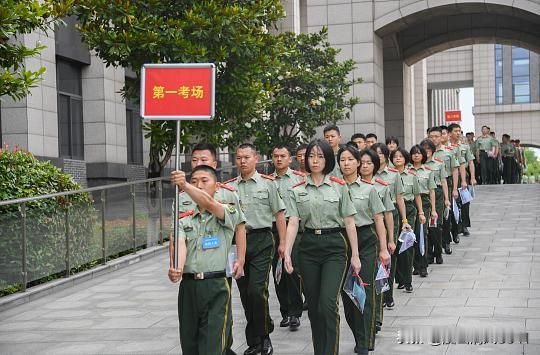 每年军考是什么时候? 军考（军队院校招收士兵学员文化科目统考）的时间非常固定，每