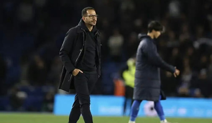 切尔西解雇罗塞尼尔罗塞尼尔下课切尔西官方宣布，正式解雇主帅罗塞尼尔。罗塞尼尔上任