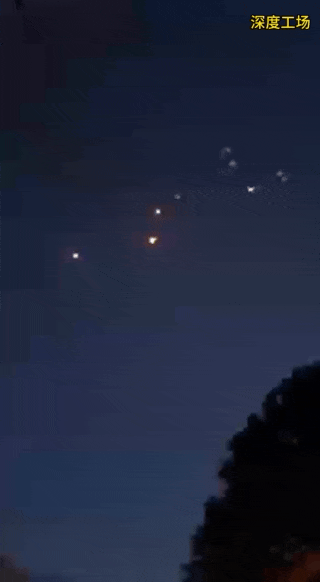 密集火箭弹突袭以色列，以军铁穹系统快速发射拦截！黎巴嫩和以色列边境夜空，火箭弹满