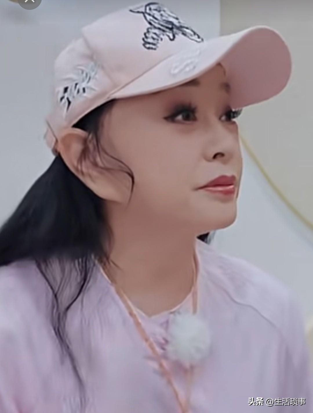 刘晓庆，消停点吧，都76啦
……
今天，看到刘晓庆的耳朵
吓了一大跳
这是啥耳朵