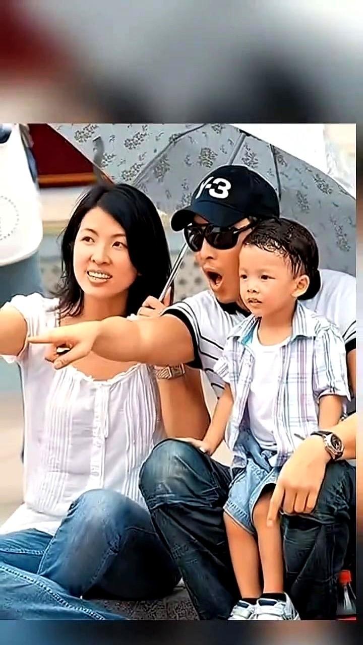 他顶着“小张国荣”光环出道，却没走流量路。

谭耀文，梅艳芳的入室弟子，当年拿过
