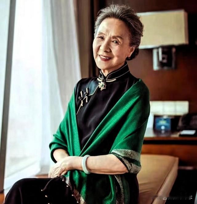 今天奶奶拉着我说，老了以后，才明白的道理：
1.女人好色，腿会粗
2.性生活前后