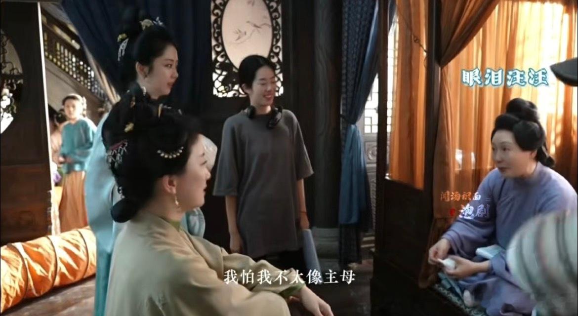 兰香如故导演说戏一直在哭大太太去世拍摄现场都在哭被这段幕后狠狠戳中，导演说戏一直