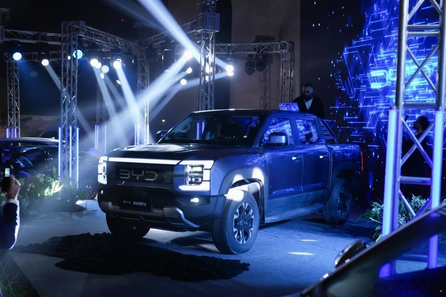 比亚迪正式进入伊拉克市场！ 皮卡BYD SHARK 6在伊拉克首秀开业首日到访人