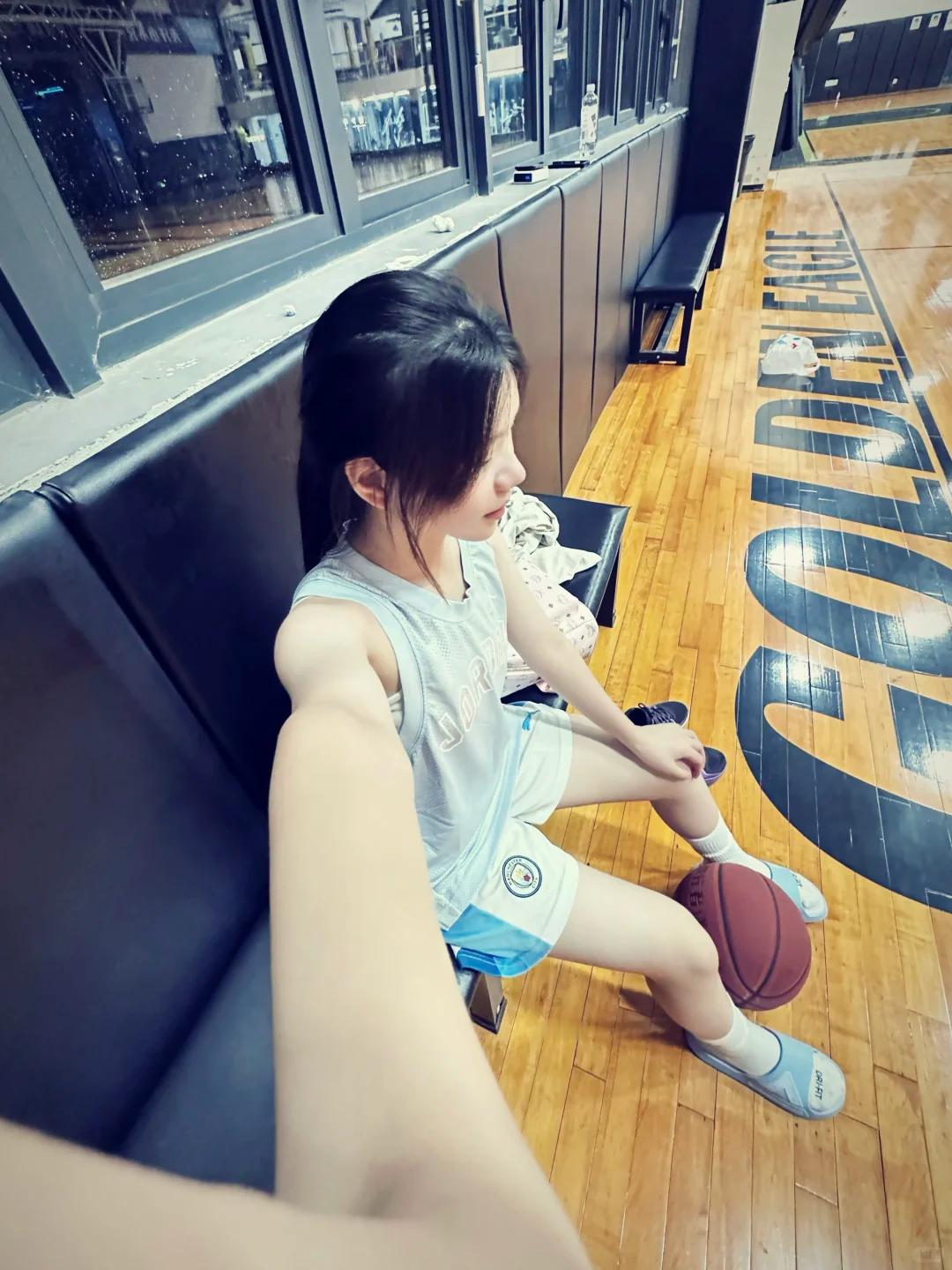 红星坐拥魔鬼主场，残阵里尔逆转无望？⚽️001 欧联费伦茨vs卢多戈雷茨主任：让