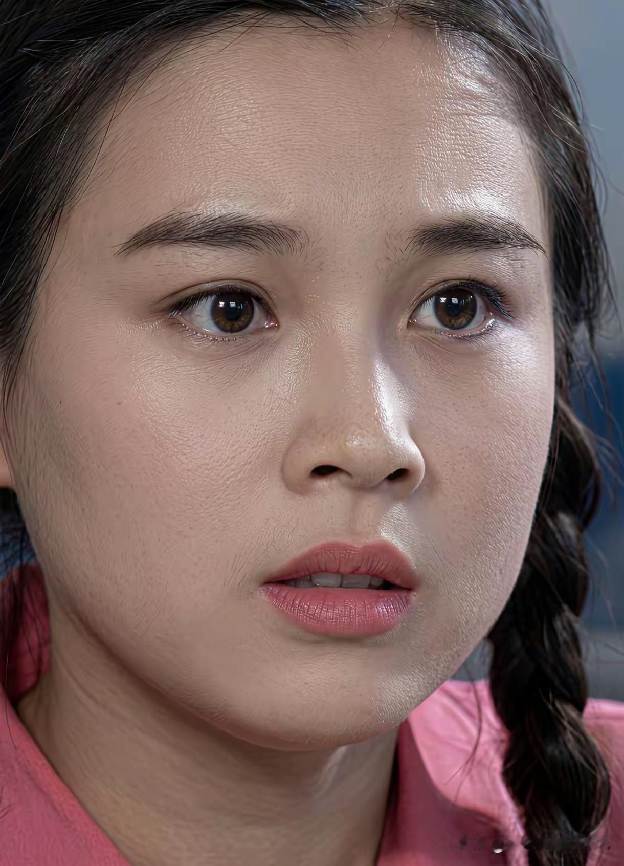 90年代的第一美女，拥有一双大眼睛，不用怎么化妆都这么美艳，她颜值比高圆圆高，气