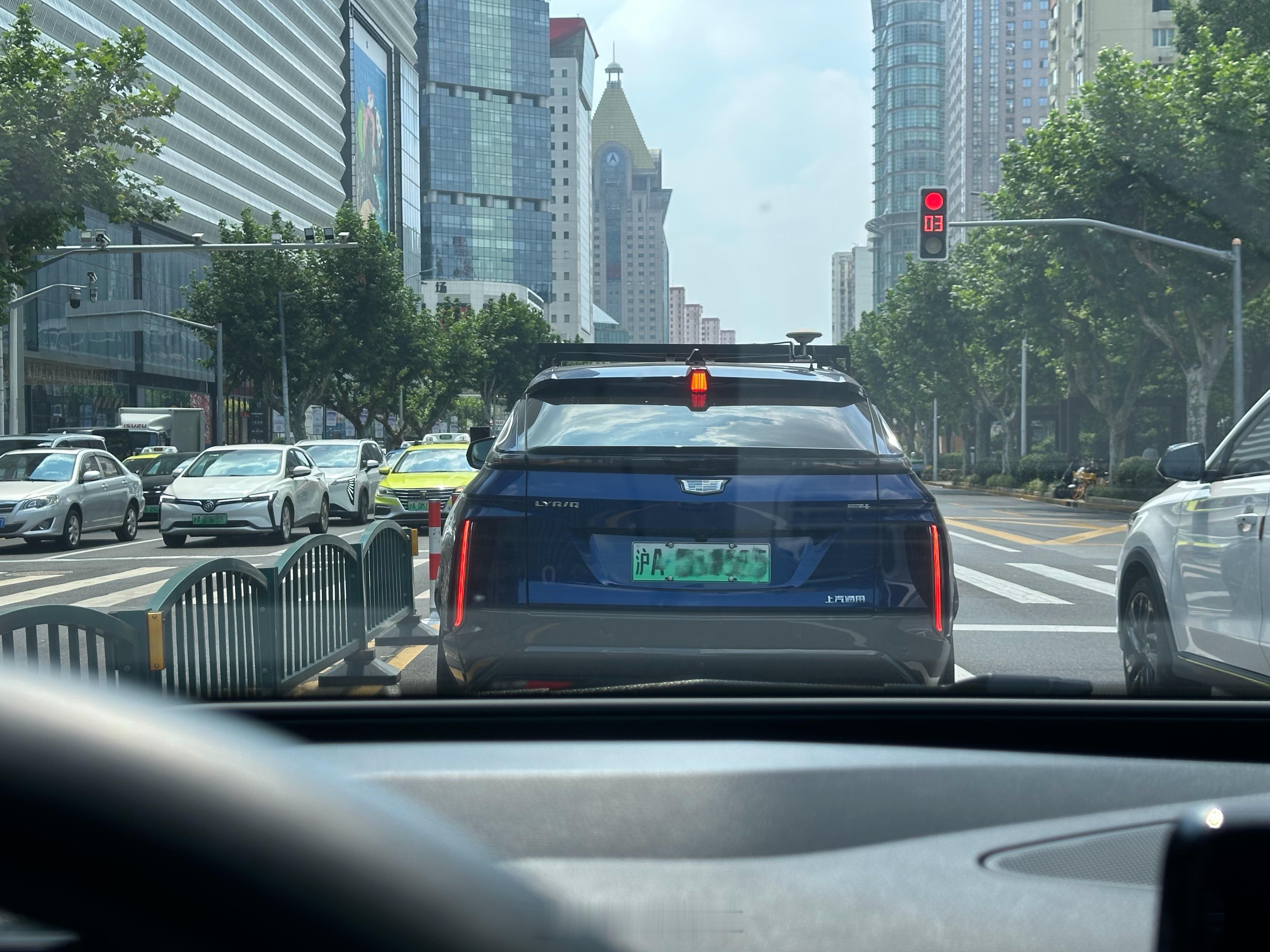 凯迪拉克锐歌要有高阶辅助驾驶方案了？测试车的激光雷达并没有像很多其他车子一样，切