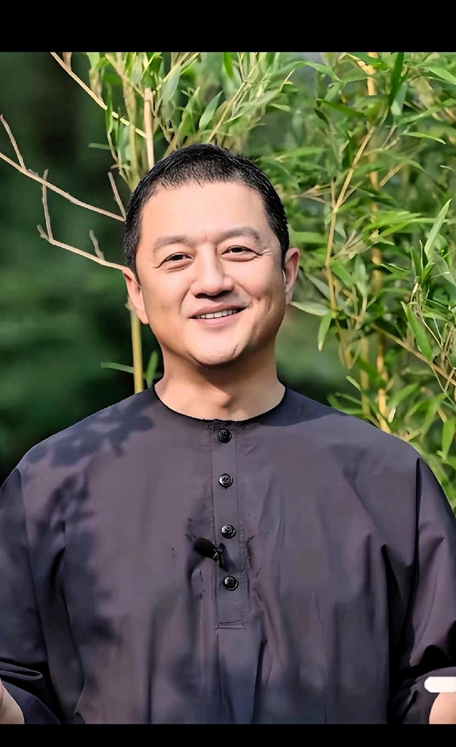 估计李亚鹏也没想到吧！短短时间，贵人一个接一个来。
真的时也命也，突然就被天上掉