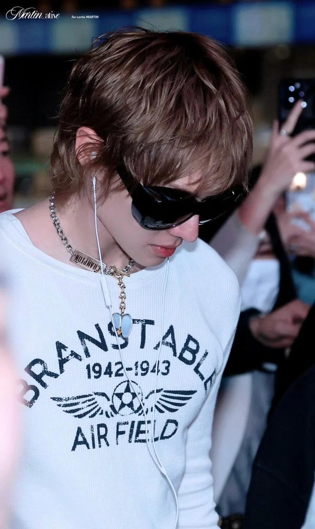 马丁260405机场出发造型🕶️
cortis