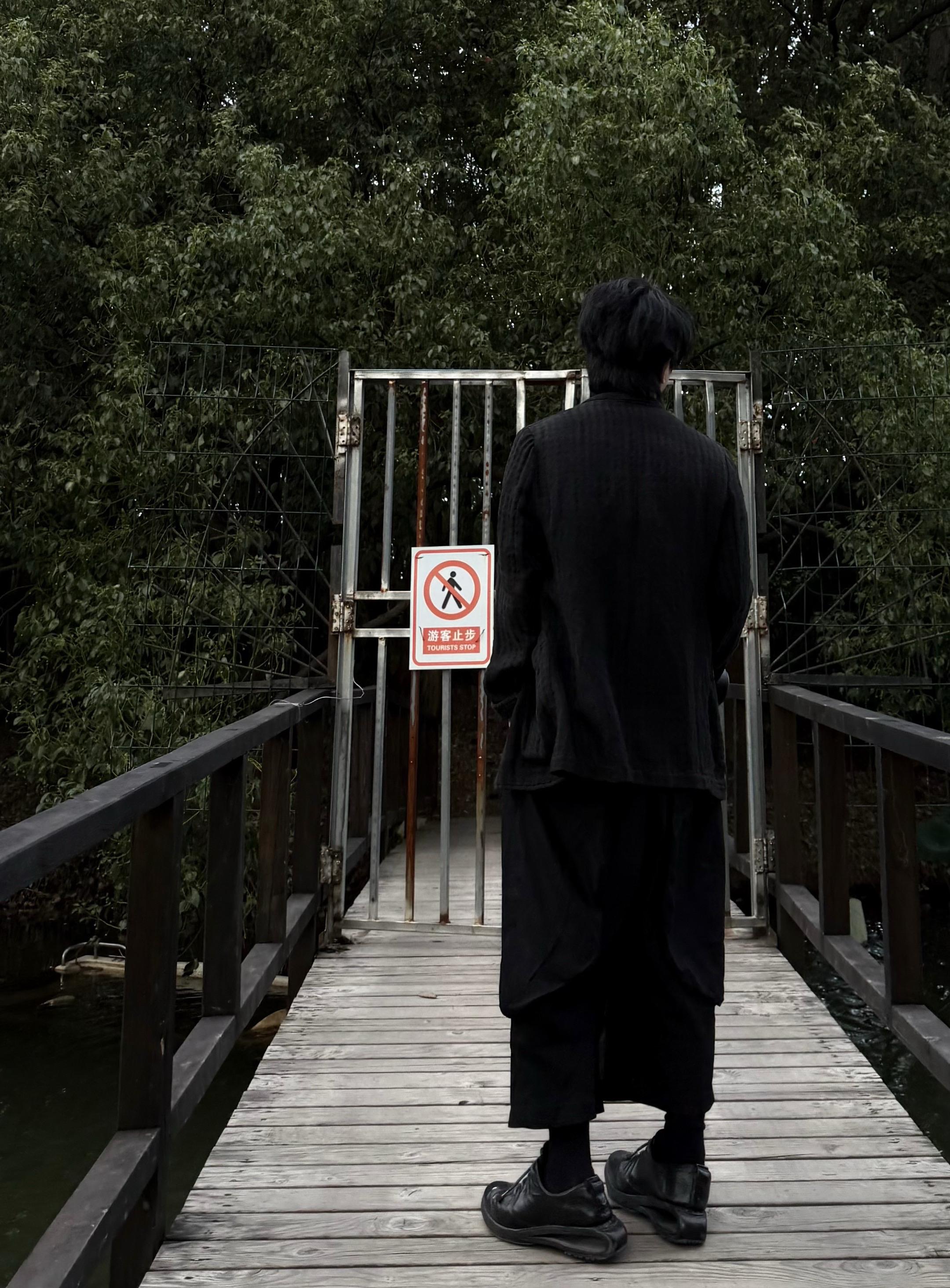 让我看看有多少先锋狗还活着。版本强势再度回到黑人穿搭了，先锋狗还在十年...