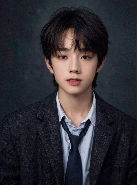 王橹杰我们的少年时代2我们的少年时代2这下真的要来了也是王橹杰首部主演的校园剧，
