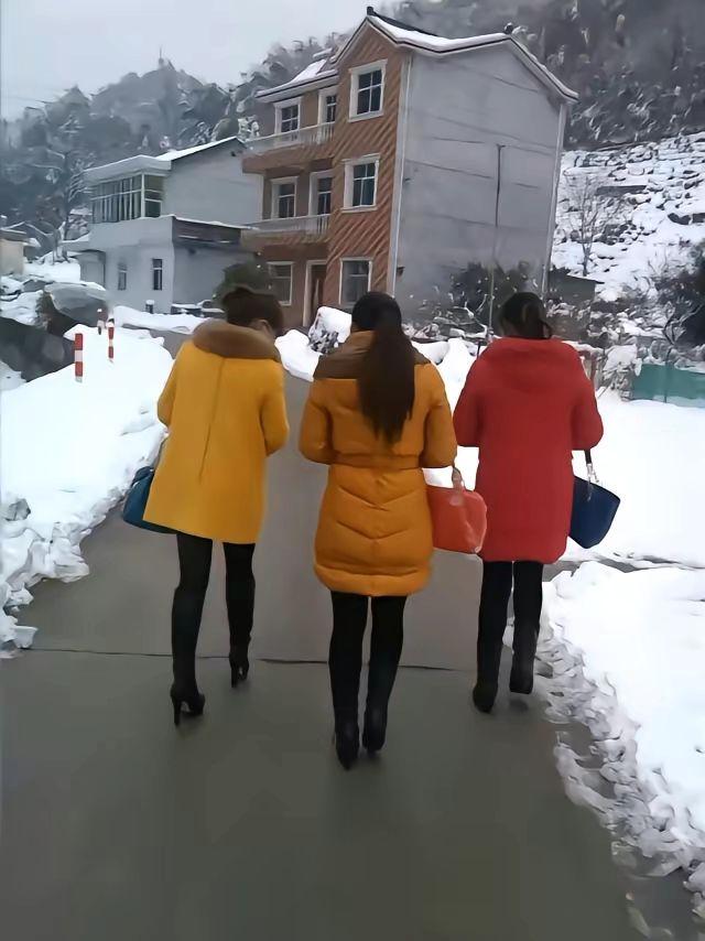 今天好冷高端大气 好身材好气质