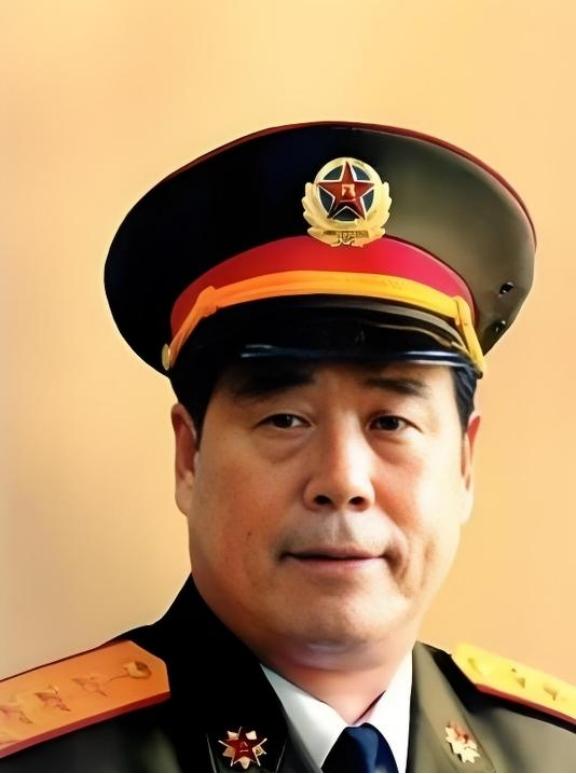 1986年，成都军区司令员傅全有来墨脱边防的军营视察，却看到军营三百多人全都身着