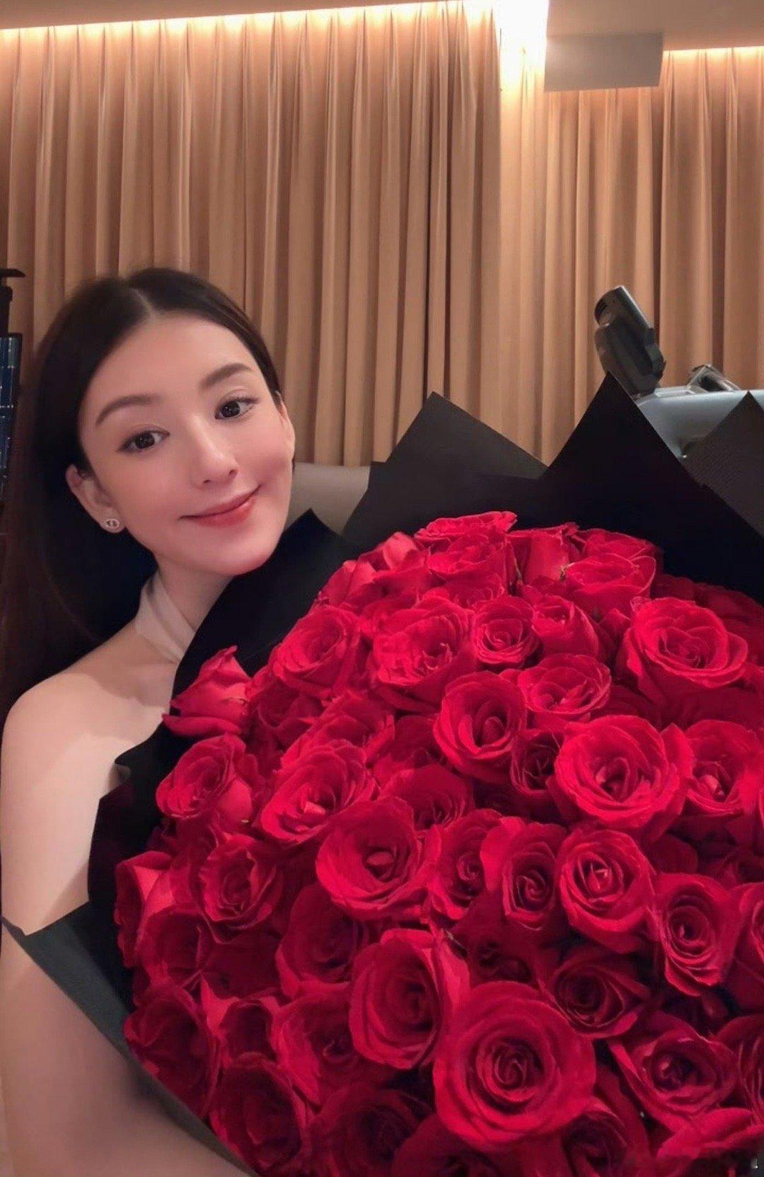 方媛38岁状态 方媛38岁生日快乐[蛋糕] 方媛38岁了 · 方媛孕肚生日照 ​